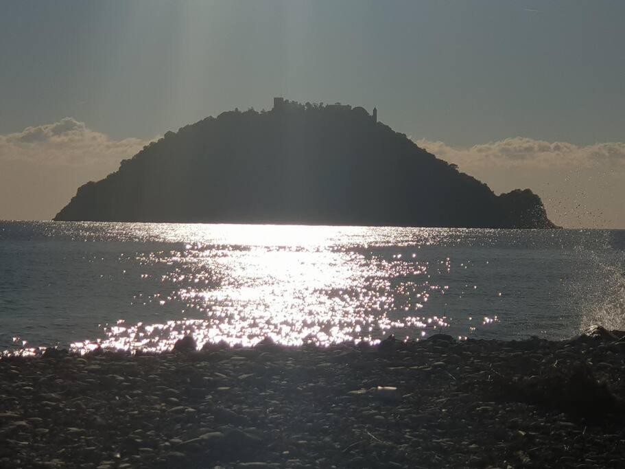 Albenga Sul Mare Famiglie Ed Amici Fino 10 Posti Daire Dış mekan fotoğraf
